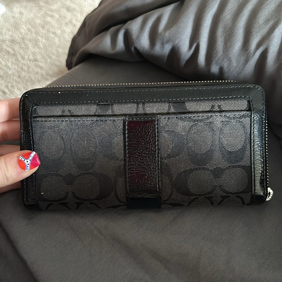 Coach Wallet - Picture 3 of 7